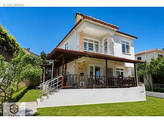 SİLİVRİ GÜMÜŞYAKA'DA DENİZE SIFIR HEM YAZLIK HEM KIŞLIK 3+1 VİLLA